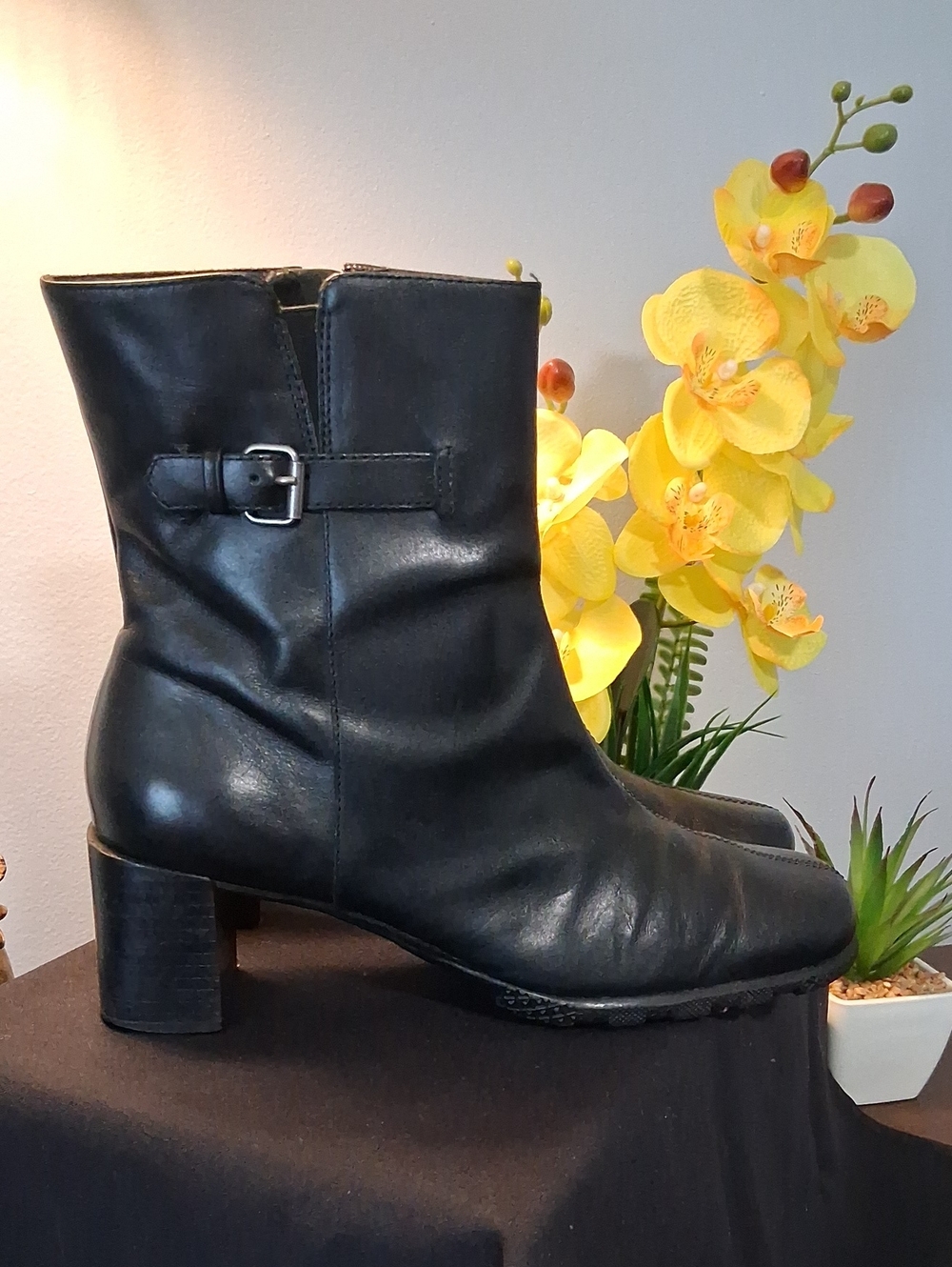 LONDON FOG Black Leather Women's Ankle Boots